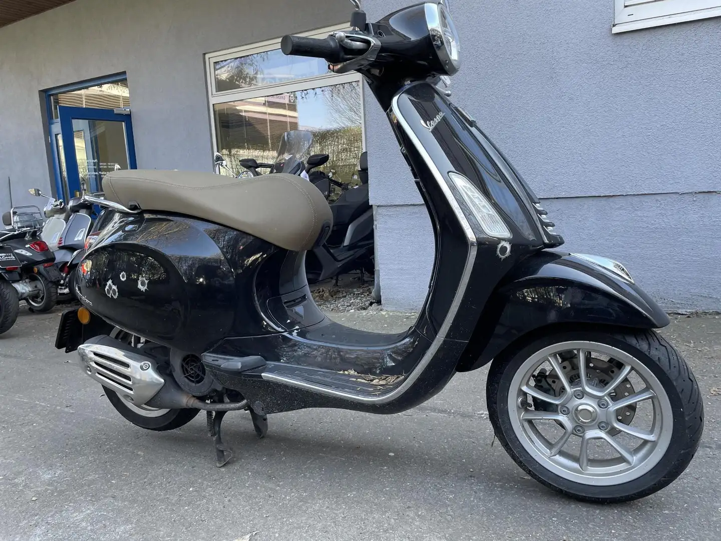 Vespa Primavera 125 ABS LED Schwarz - 2