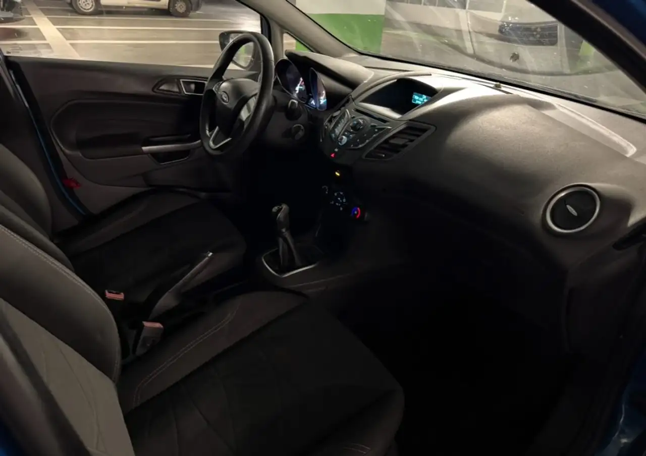 Ford Fiesta 3 portes — photo 5