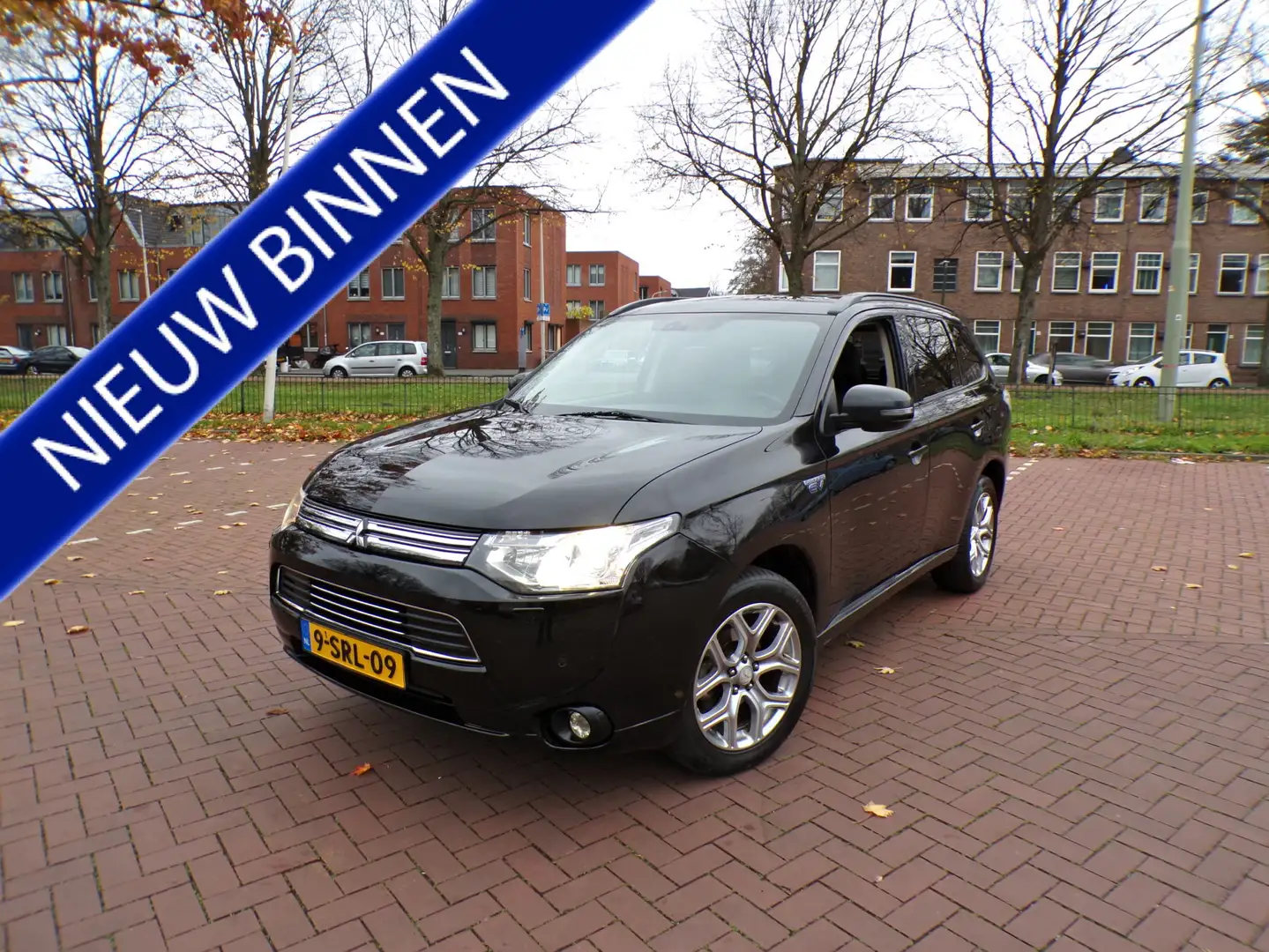 Mitsubishi Outlander 2.0 PHEV Instyle Noir - 1