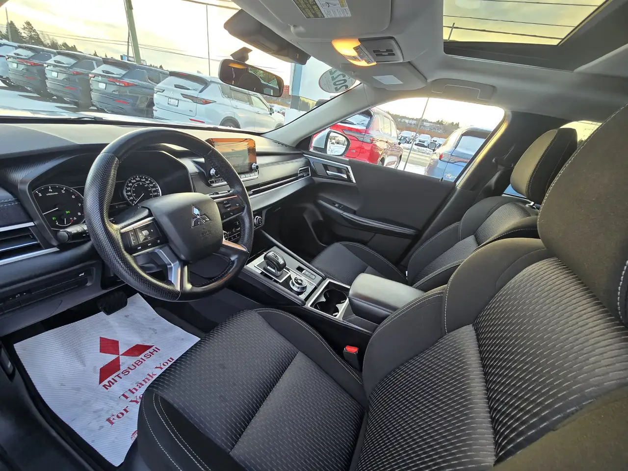 Mitsubishi Outlander снимка Mitsubishi Outlander