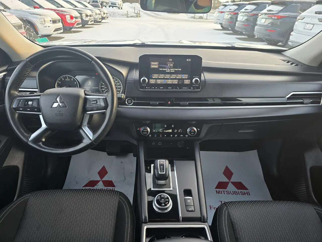 Mitsubishi Outlander снимка Mitsubishi Outlander