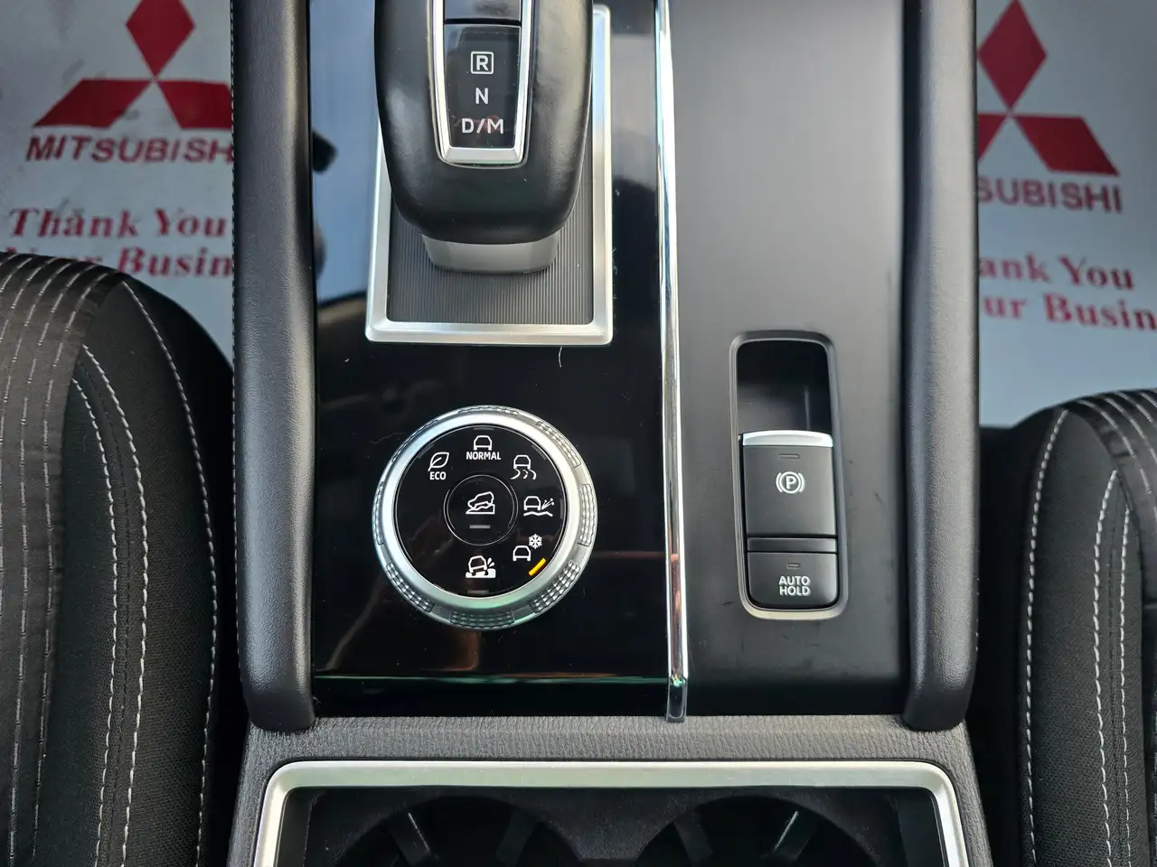 Mitsubishi Outlander снимка Mitsubishi Outlander