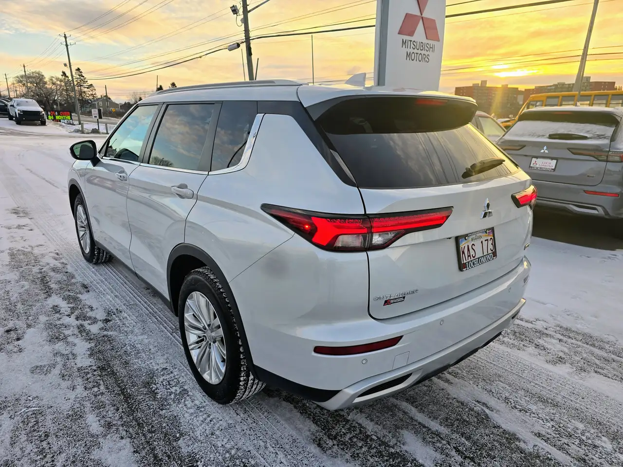 Mitsubishi Outlander снимка Mitsubishi Outlander