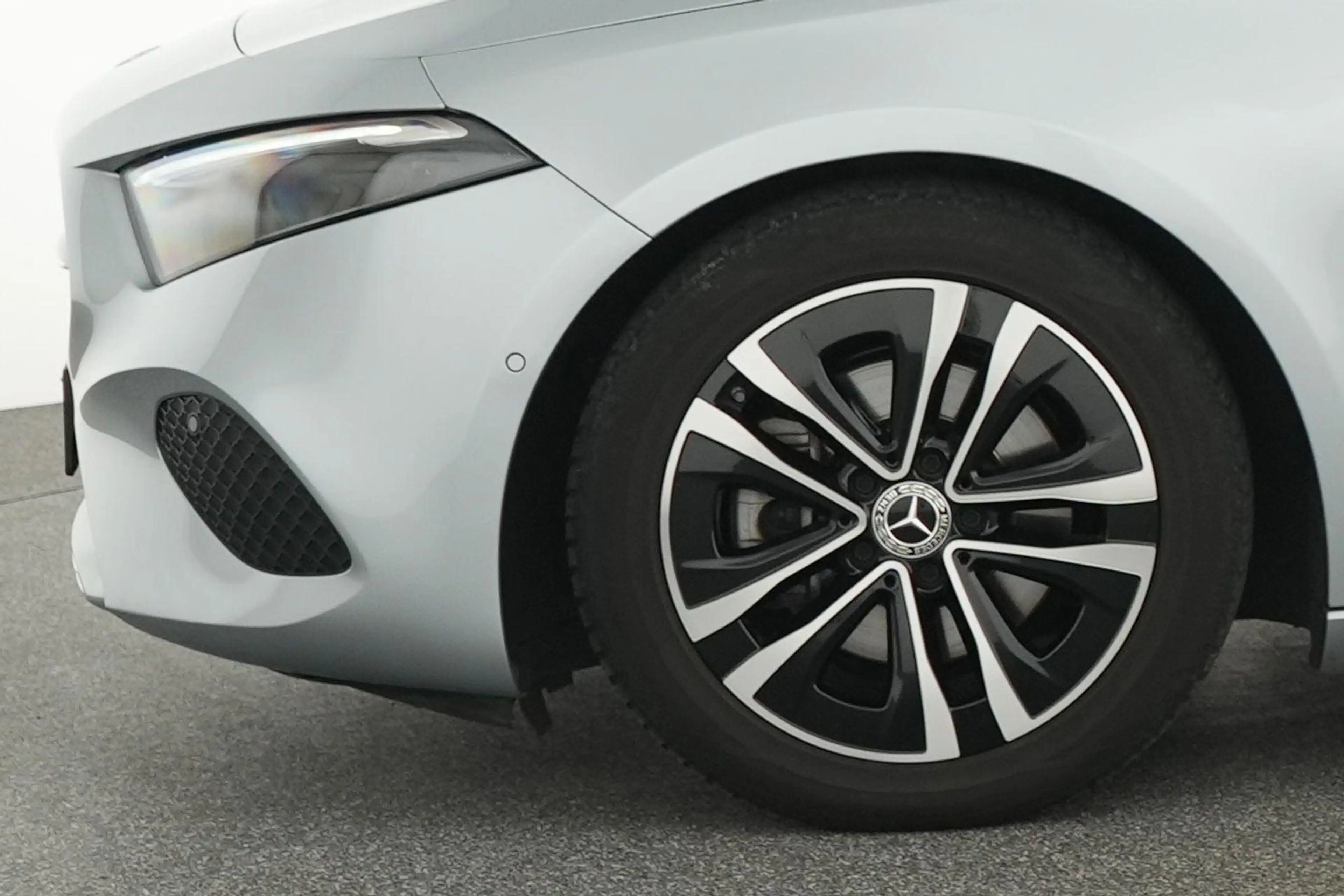 Mercedes-Benz A 180 d Luxury Line — photo 5