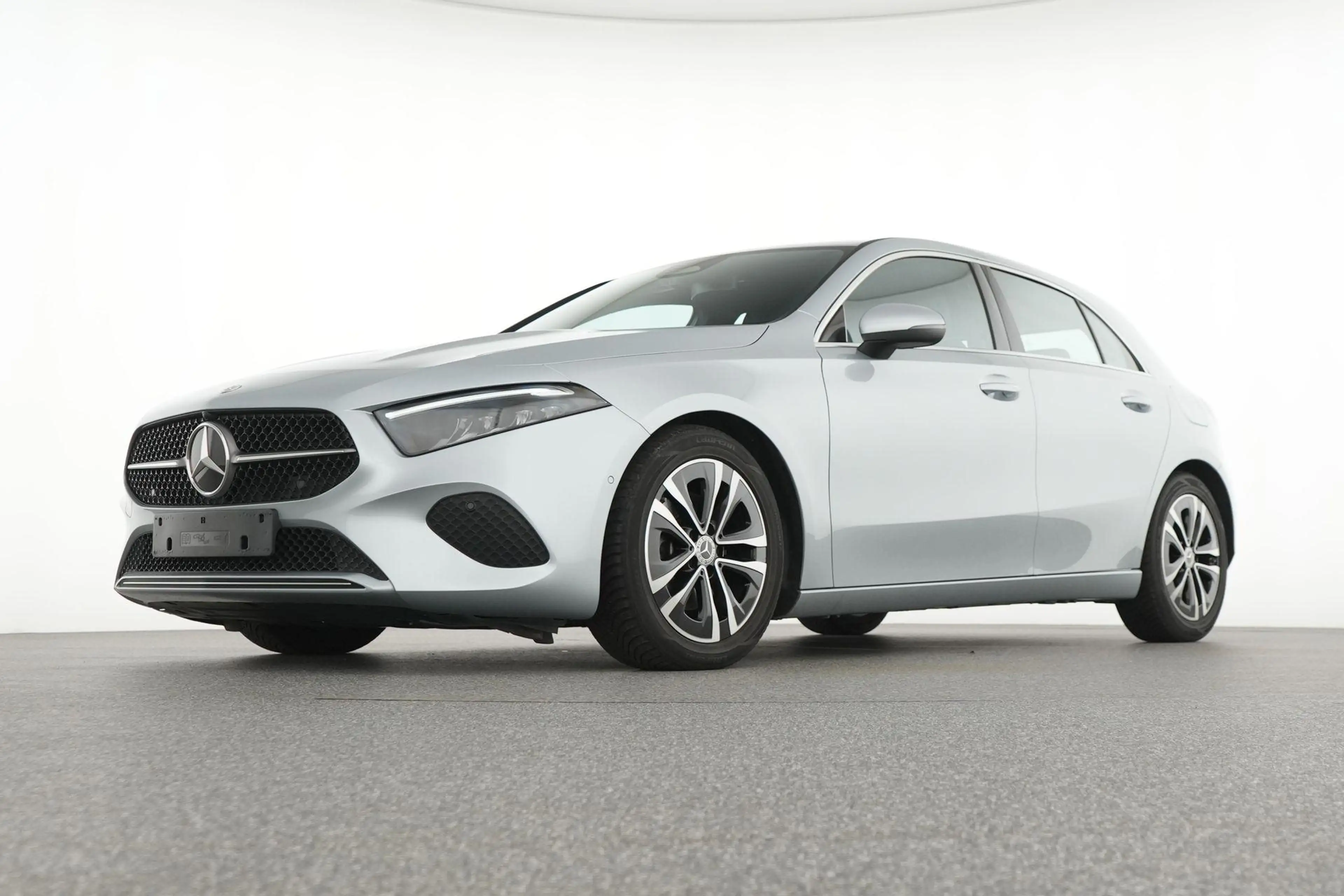 Mercedes-Benz A 180 d Luxury Line — photo 10