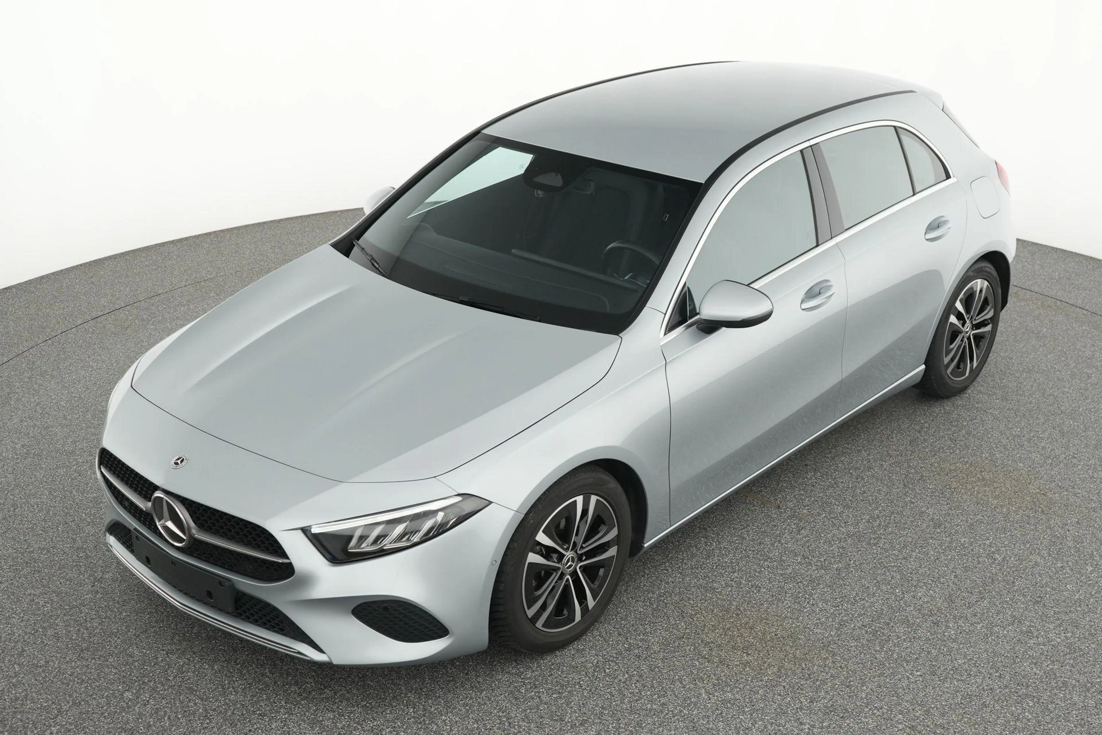 Mercedes-Benz A 180 d Luxury Line — photo 11