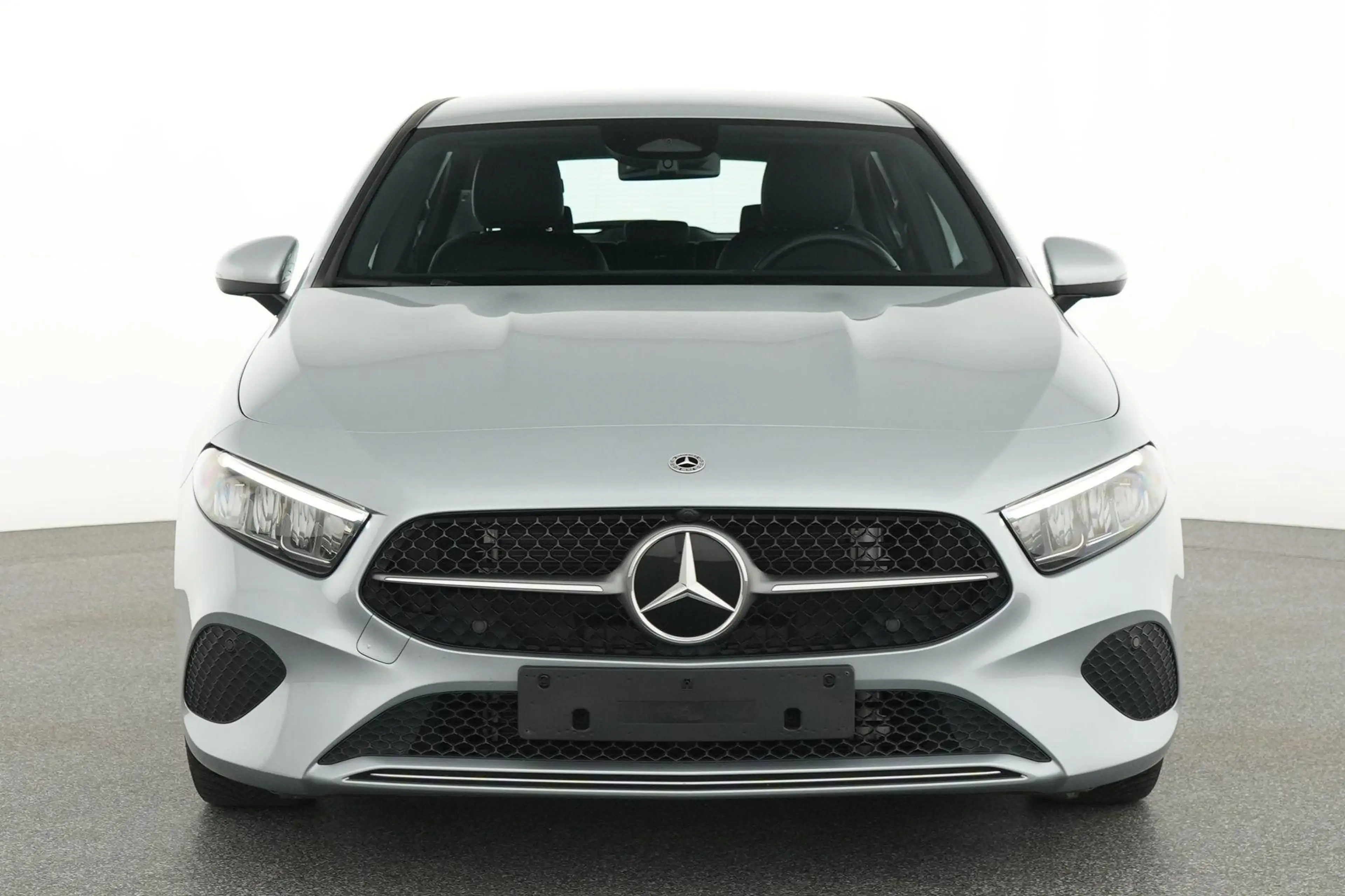 Mercedes-Benz A 180 d Luxury Line — photo 6