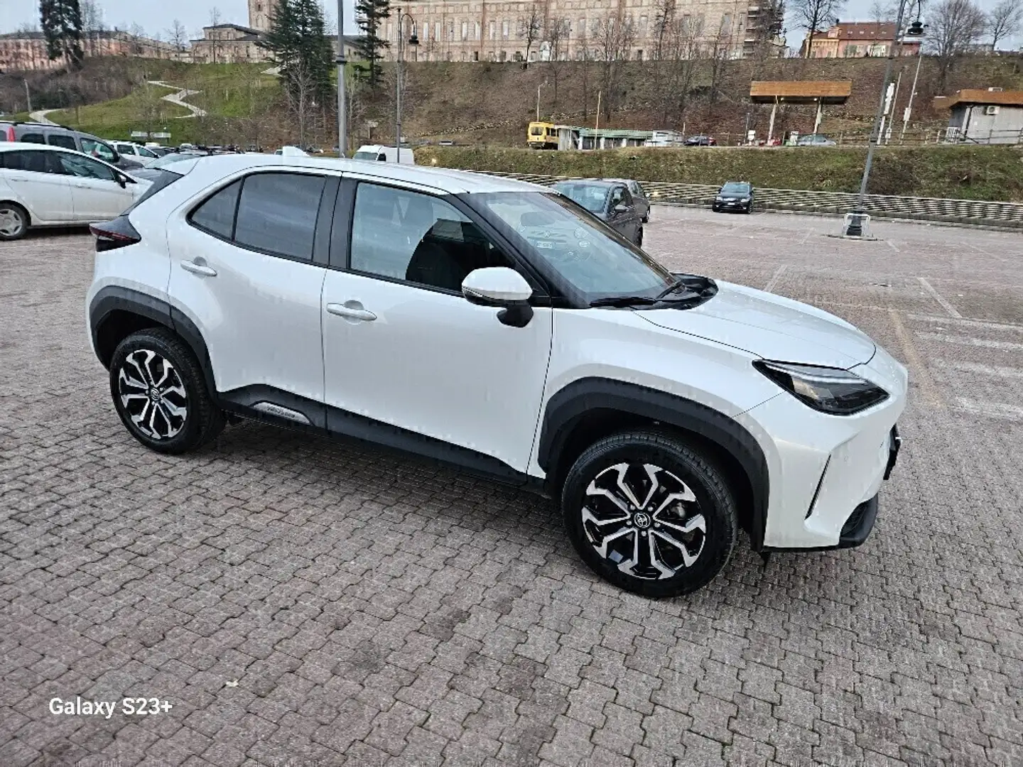 Toyota Yaris Cross YARIS CROSS HYBRID RITIRO USATO/SCAMBIO/NOLEGGIO Biały - 2