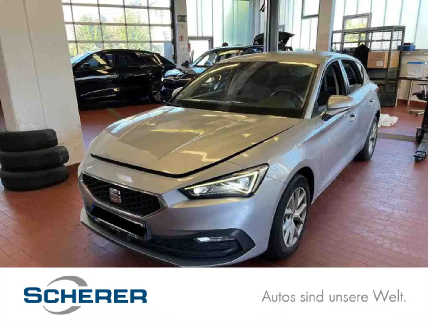 SEAT Leon Style 2.0 TDI DSG LED NAVI RFK EPH SHZ Silber - 1