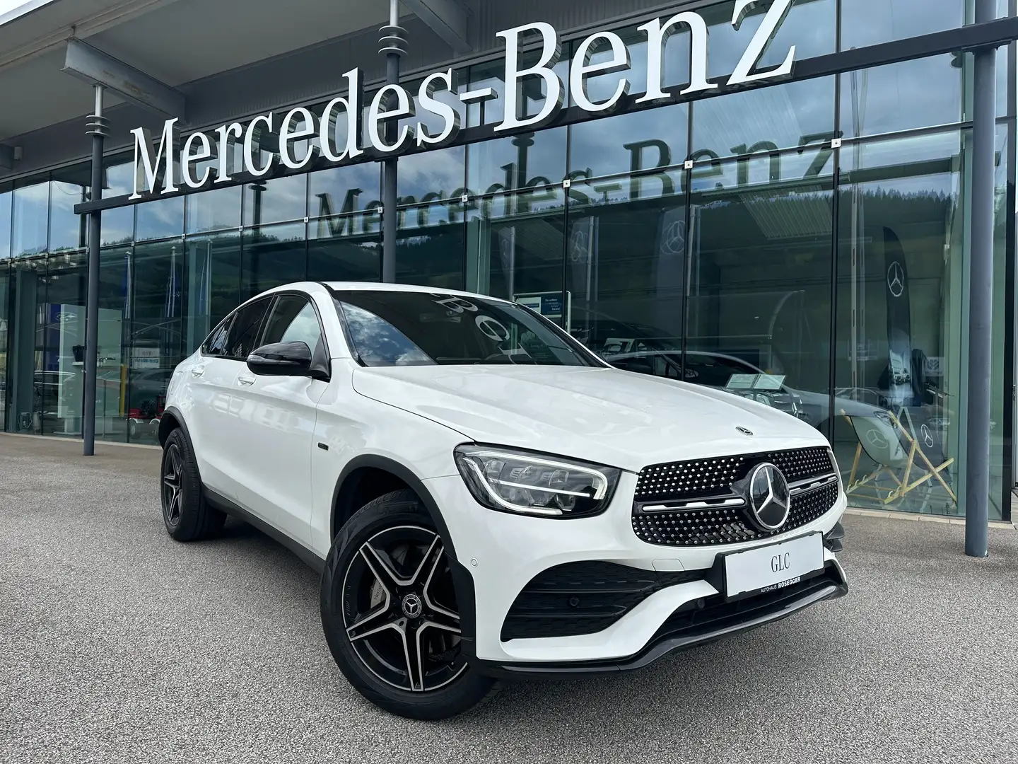 Mercedes-Benz GLC 300 de Coupé 4MATIC Aut. *AMG Line*Night*FAP*AHV* Weiß - 1