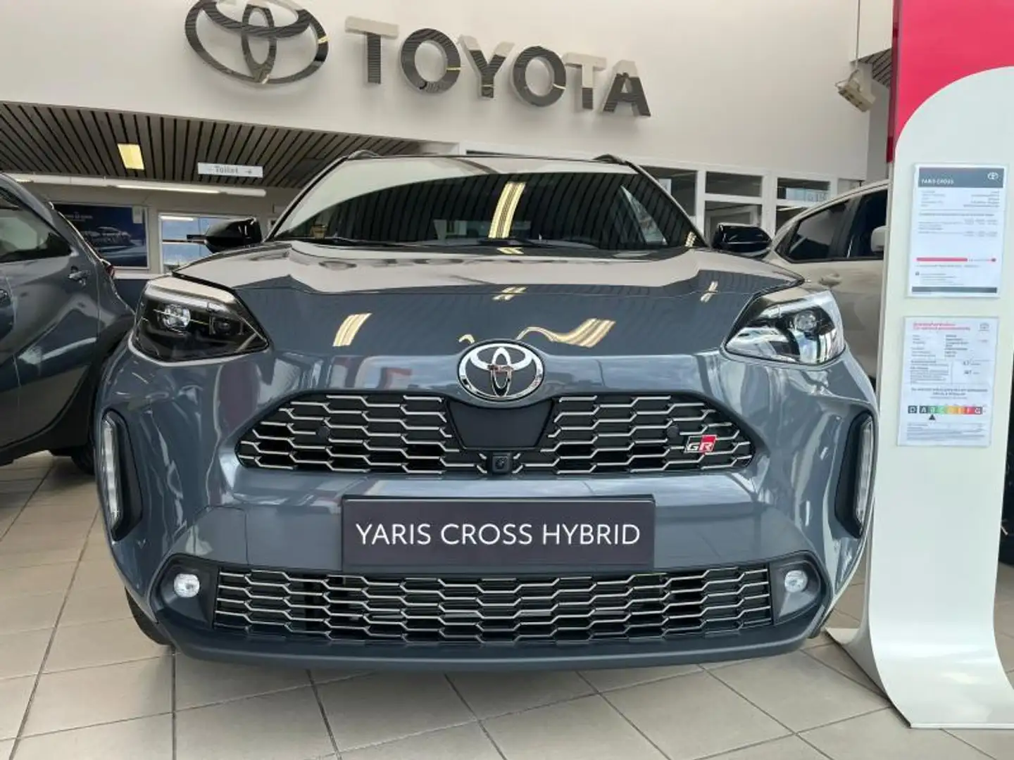 Toyota Yaris Cross GR Sport Grau - 2