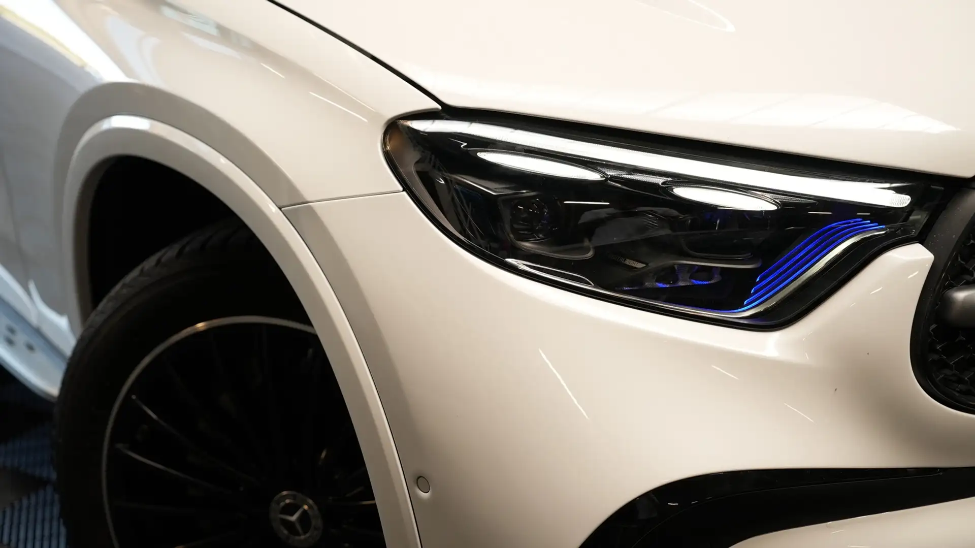 Mercedes-Benz GLC 400 400e 4MATIC AMG Line PANO/HUD/BURMESTER/360CAM/KEY Alb - 2