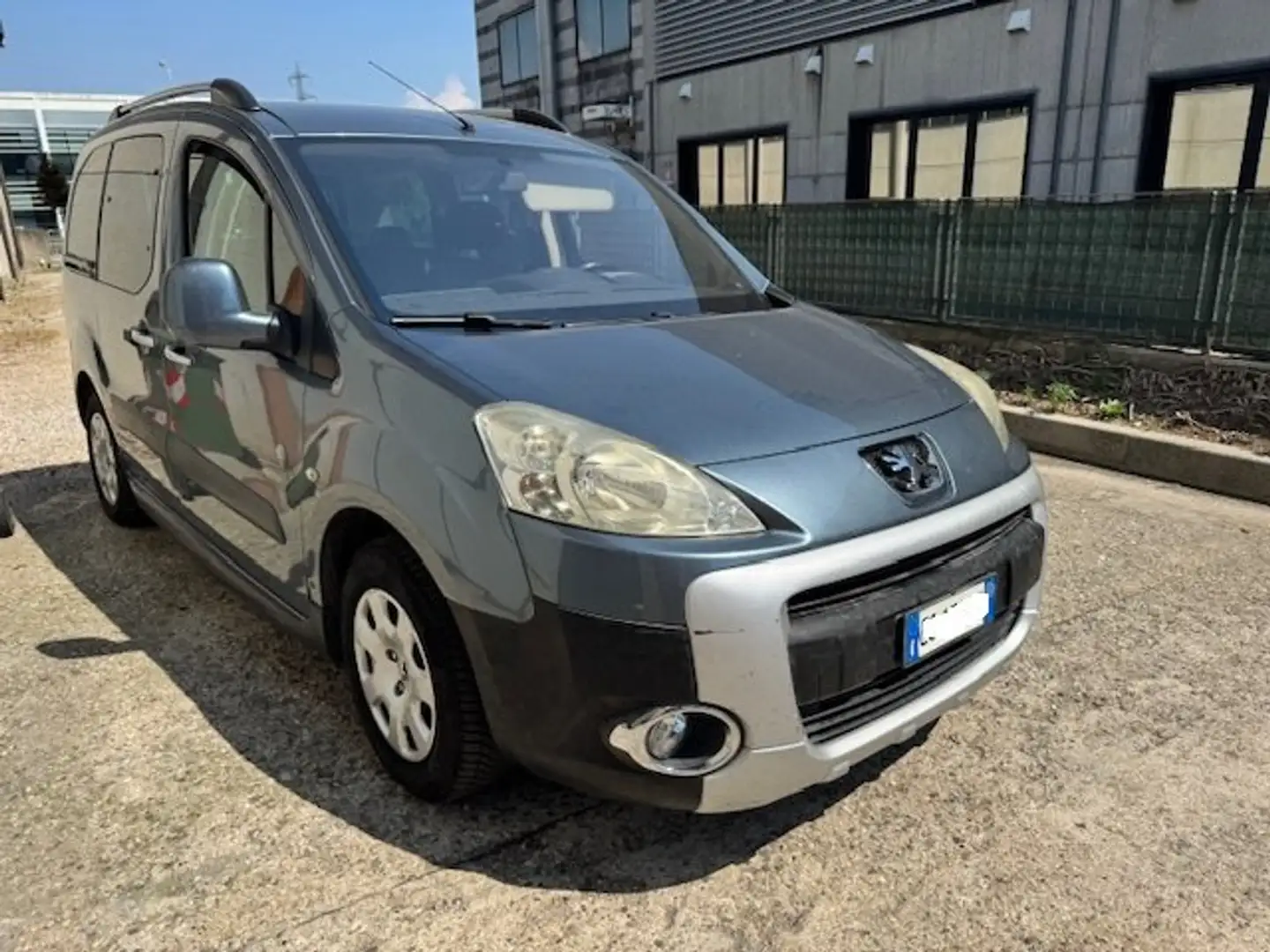 Peugeot Partner Tepee  1.6 hdi 5 posti autovettura Grigio - 2