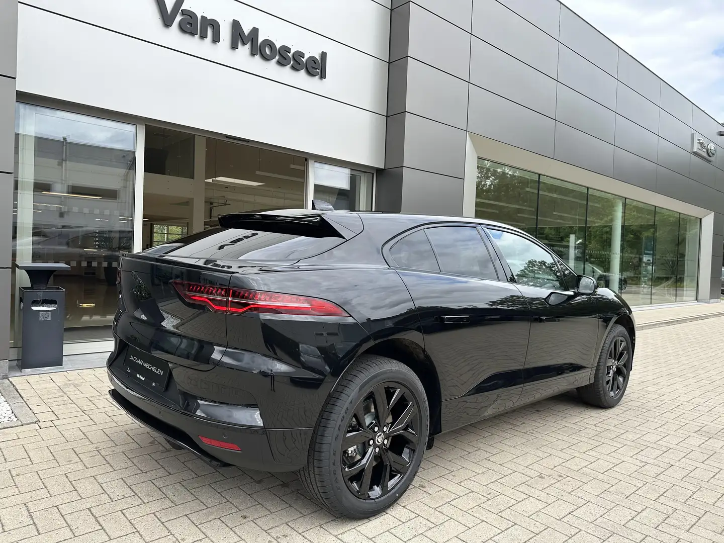 Jaguar I-Pace EV400 R-Dynamic SE Noir - 2