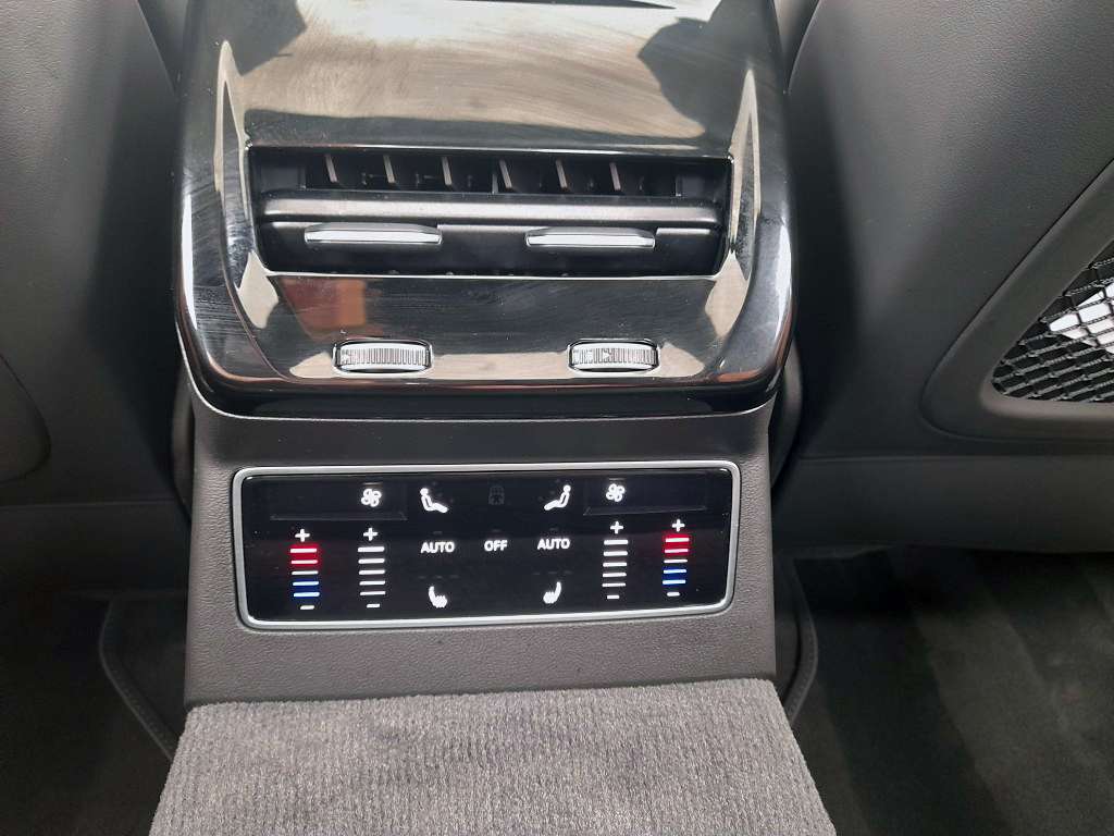 2026 Audi A6 Sedan thumb 22