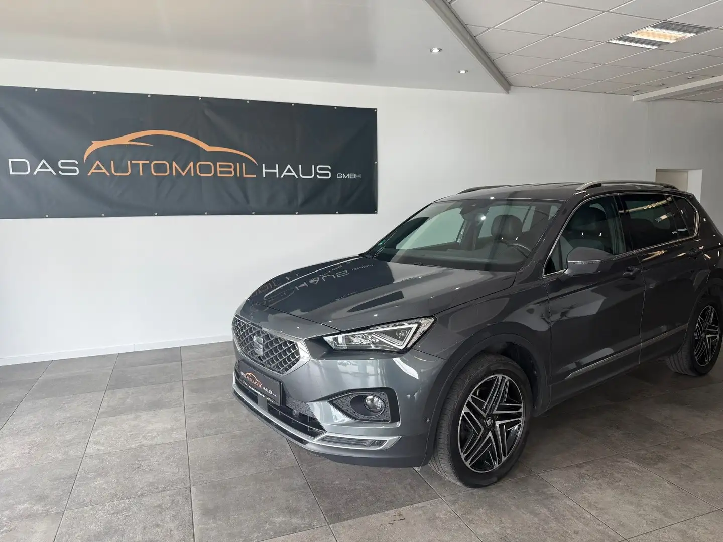 SEAT Tarraco Xcellence 4Drive 7-Sitz*AHK*ACC*RFK*LED* Grau - 1