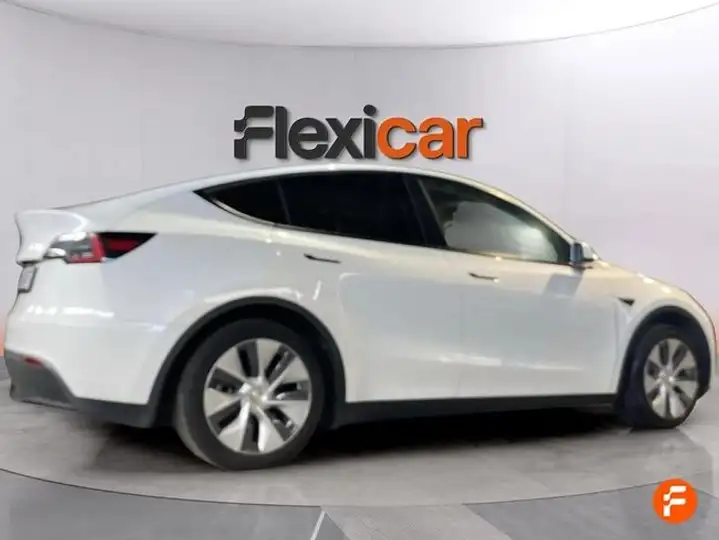 Tesla Model Y 2024, foto 4