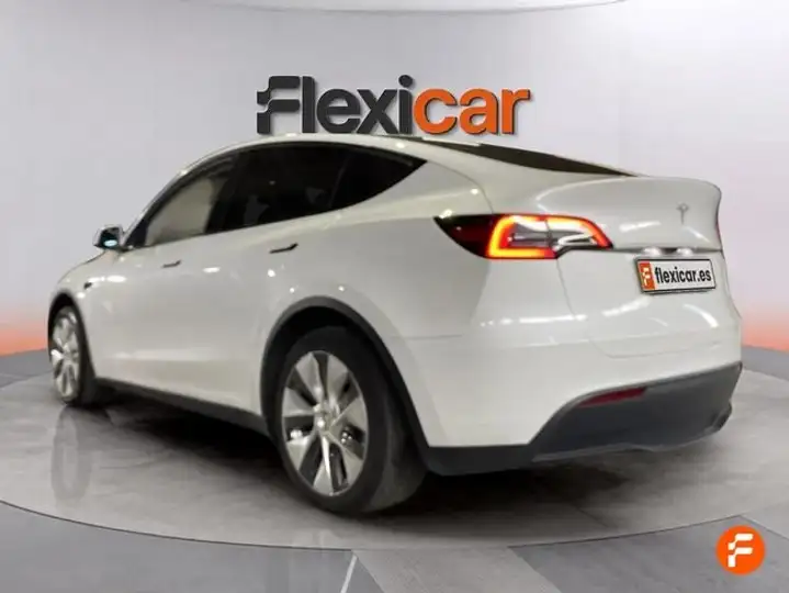 Tesla Model Y 2024, foto 7