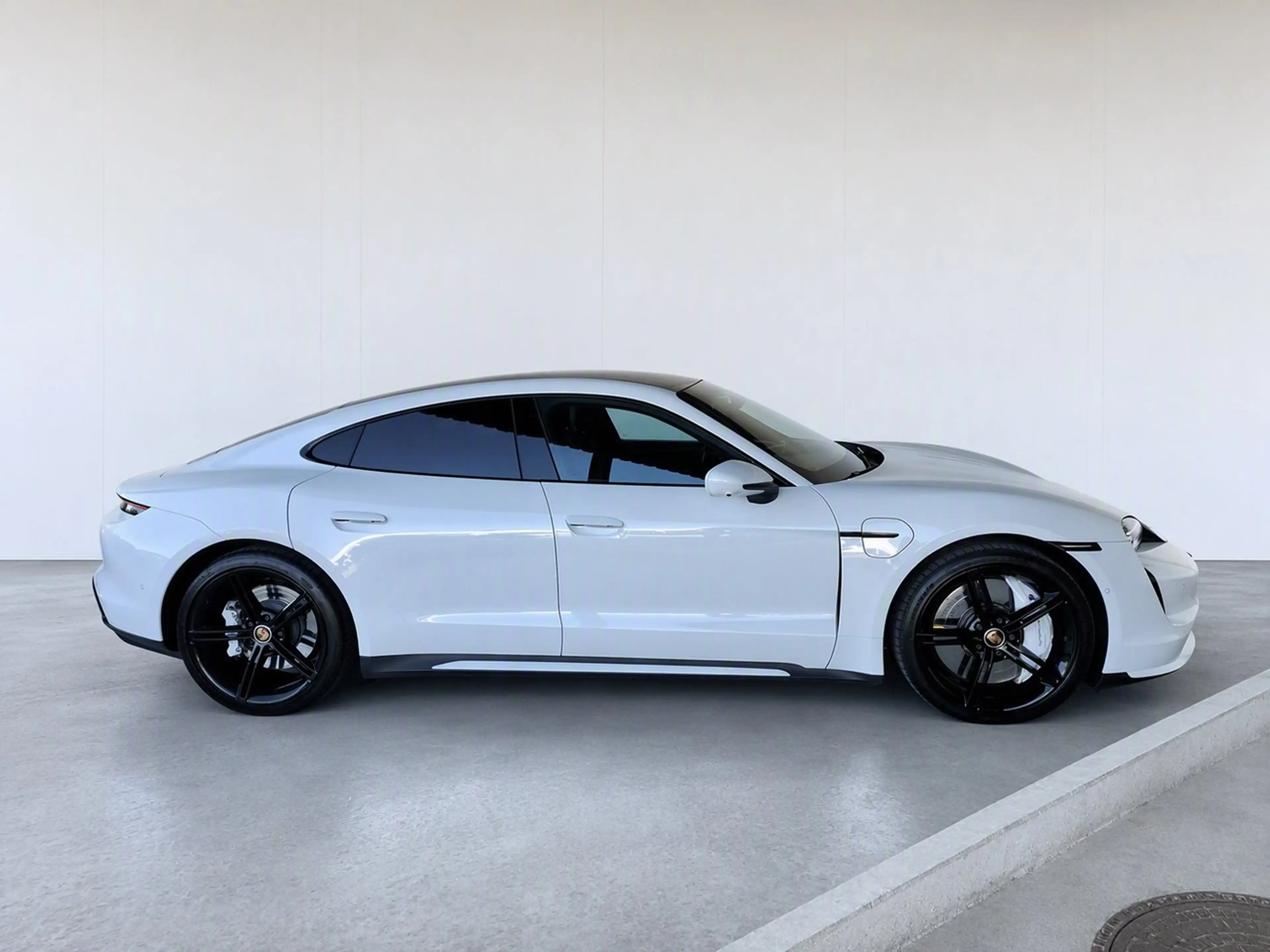 Porsche Taycan Turbo — photo 6