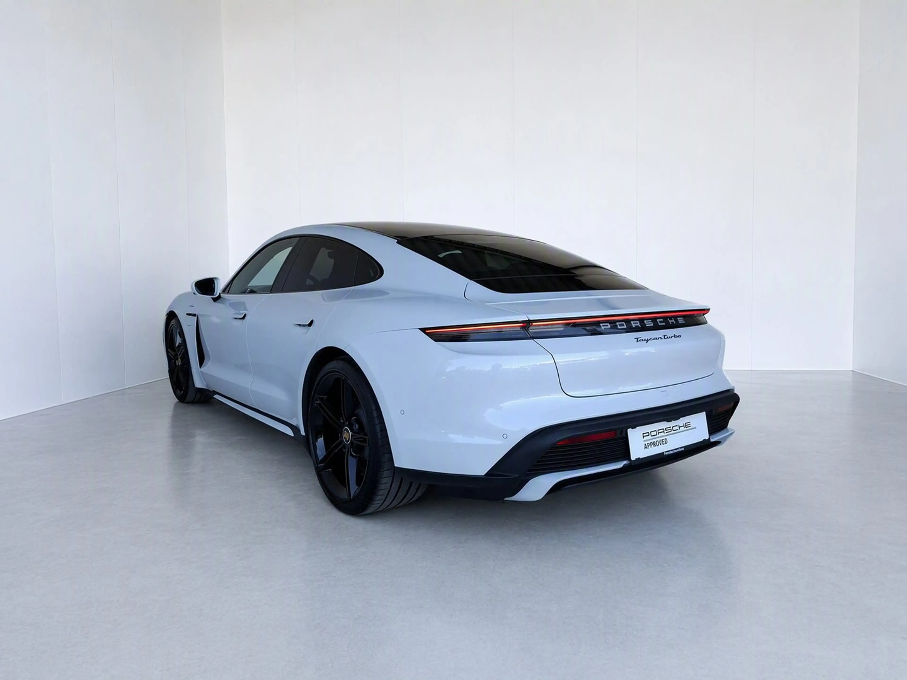 Porsche Taycan Turbo — photo 7