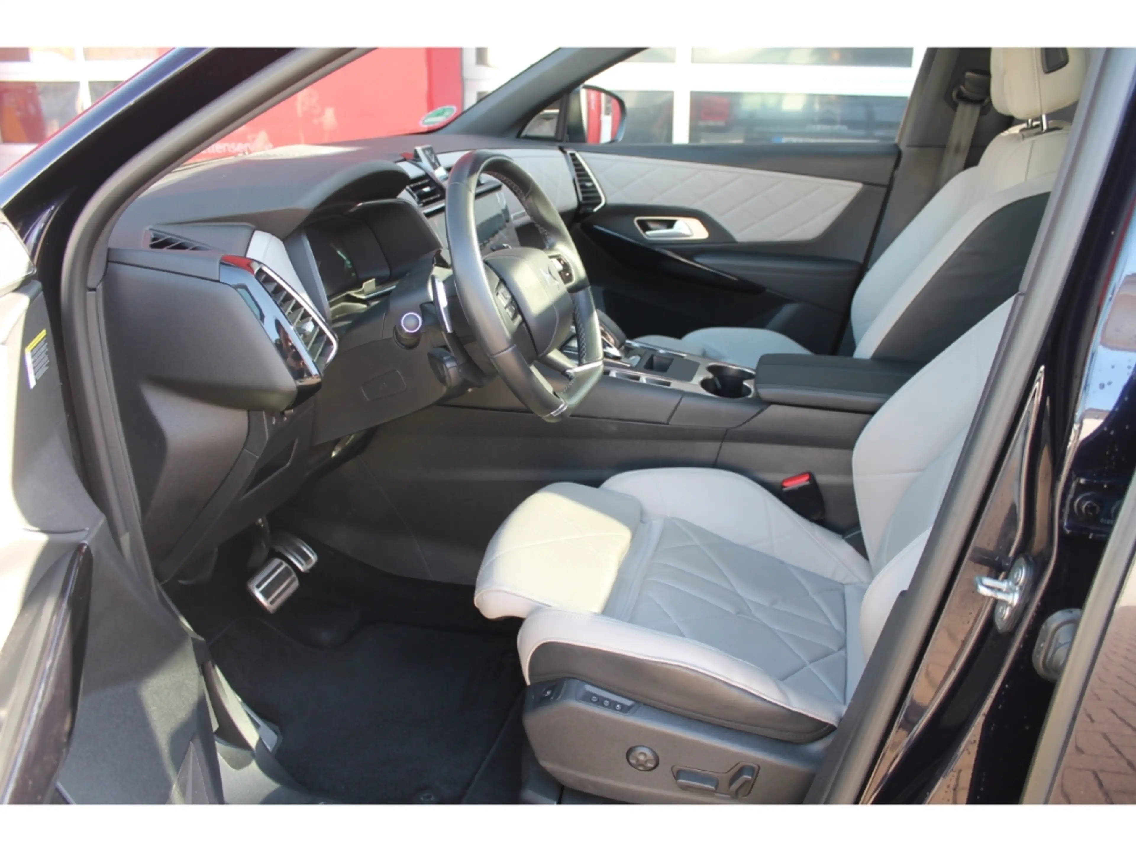 DS Automobiles DS 7 4x4 300 Voll Dach AHK Slftg Focal Massage BiColor — photo 7