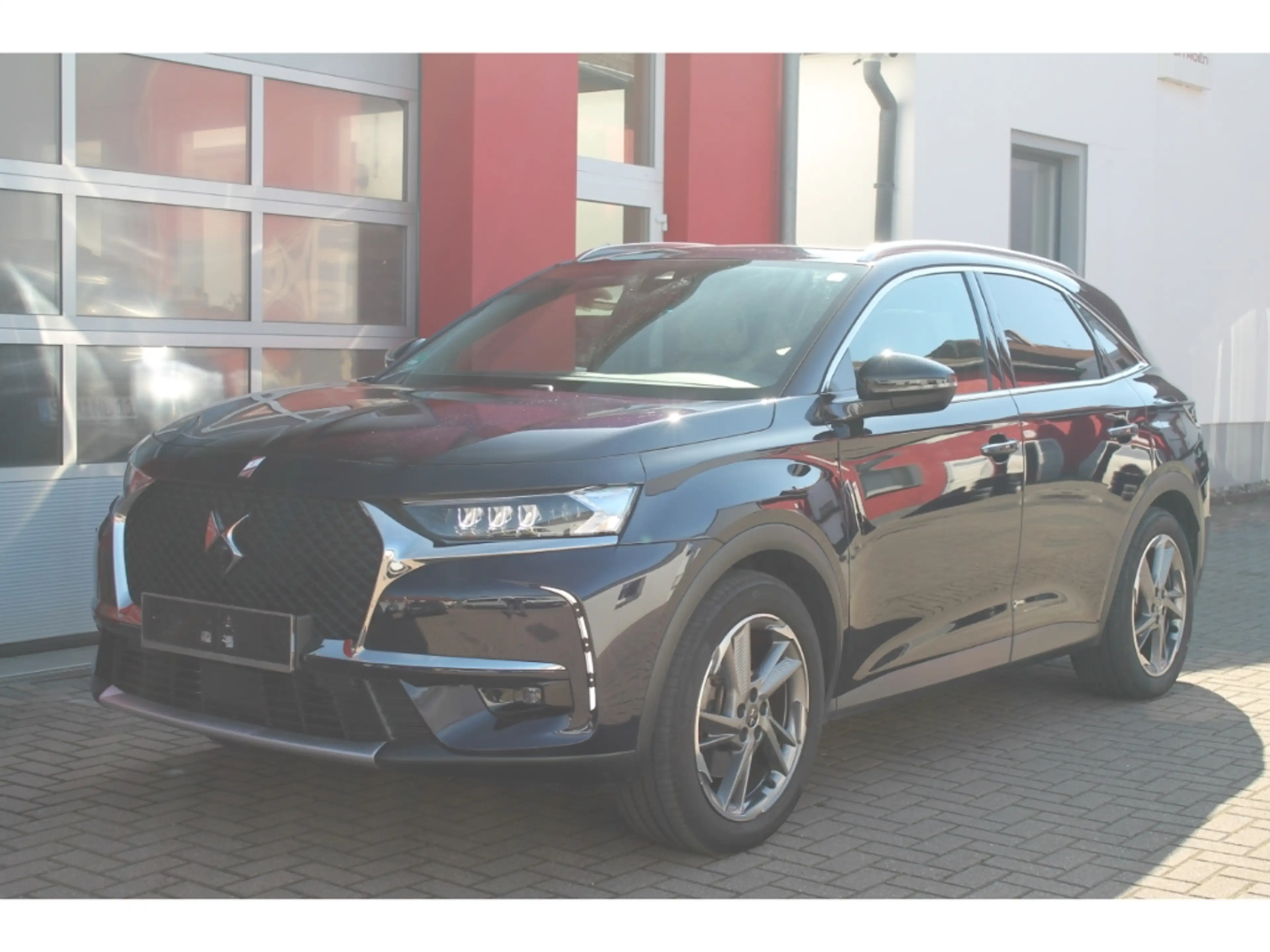 DS Automobiles DS 7 4x4 300 Voll Dach AHK Slftg Focal Massage BiColor