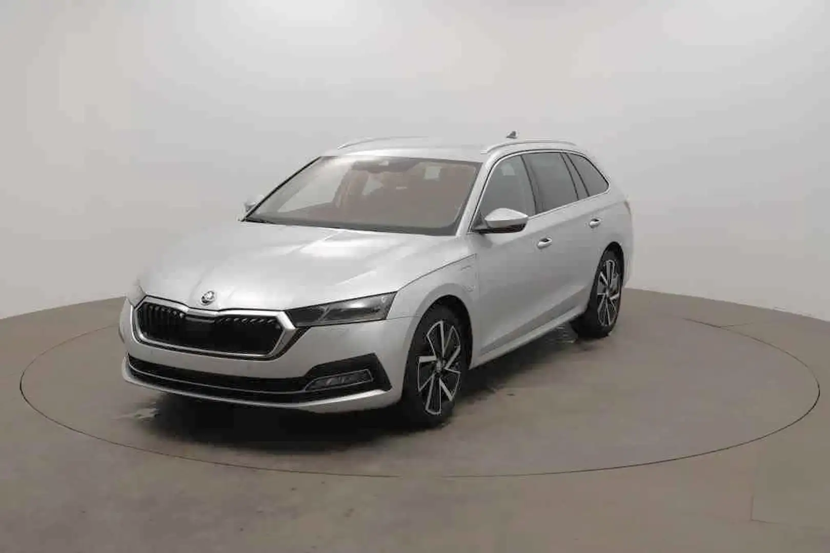 Skoda Octavia Combi STYLE PHEV DSG AHK+KAMERA+MEMORY+HEAD-UP+ACC Argent - 2