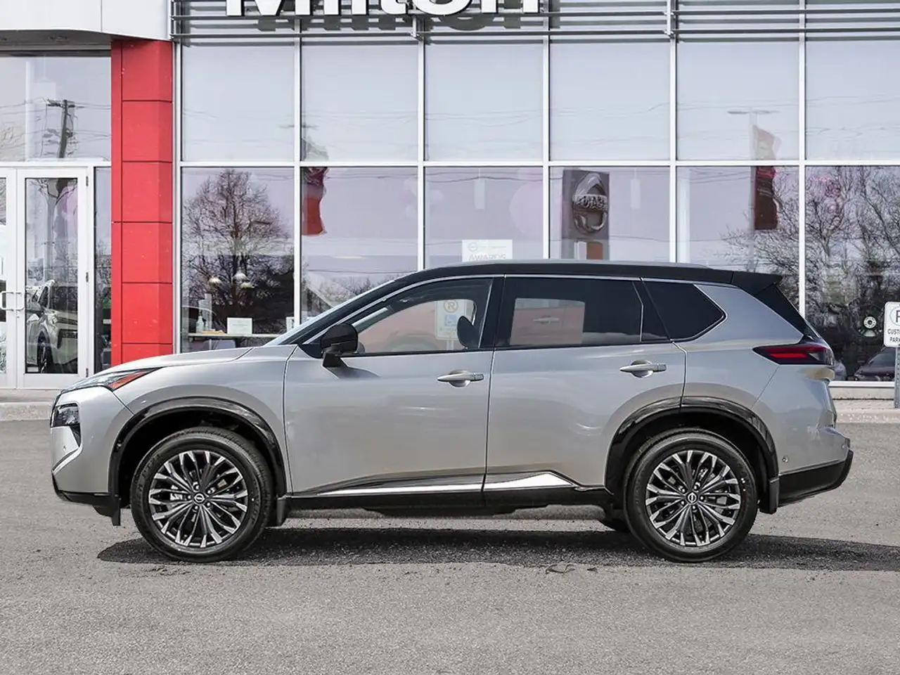 Nissan Rogue снимка Nissan Rogue