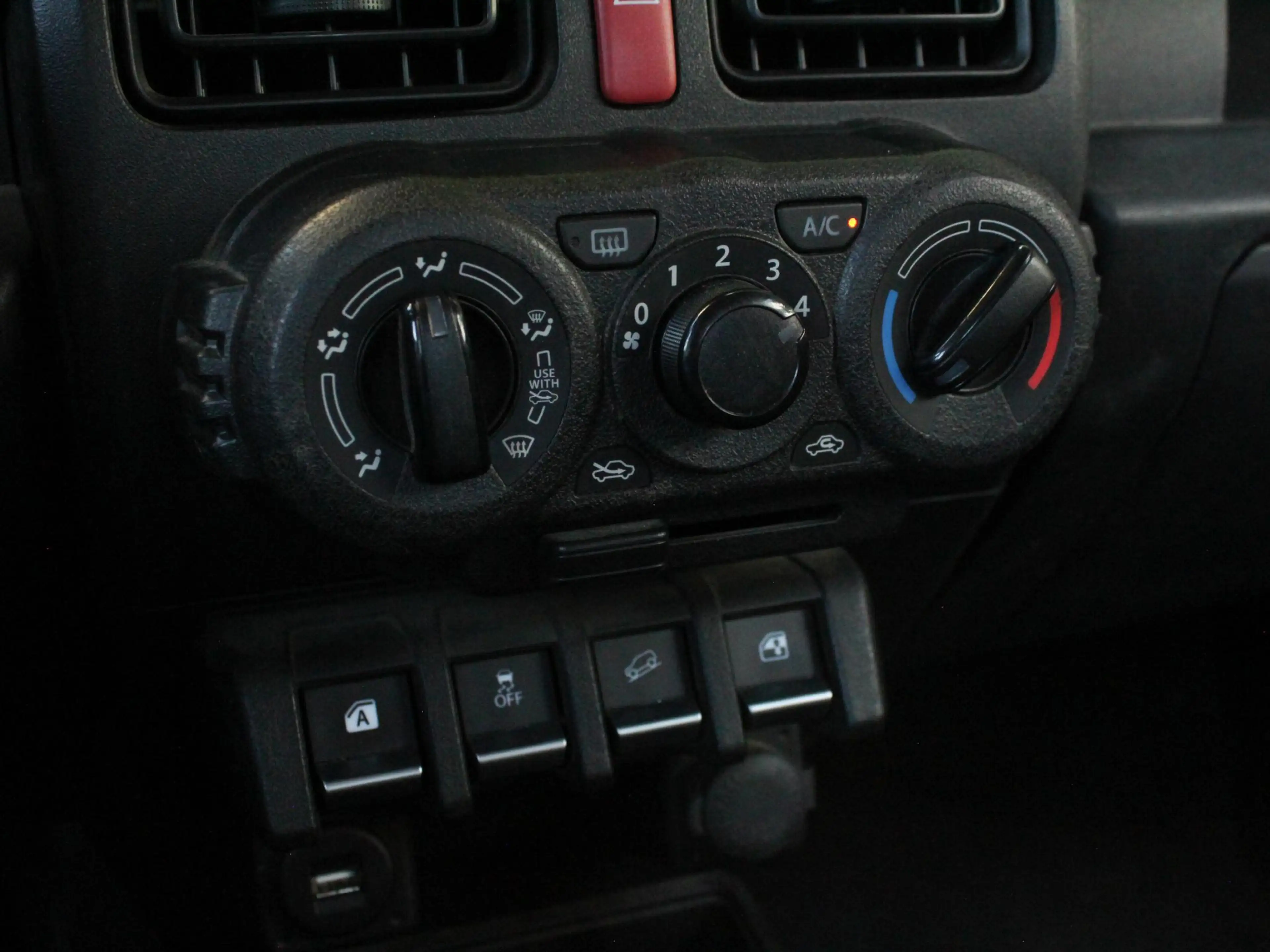 Suzuki Jimny 1.5 Professional | Airco | Trekhaak — photo 13
