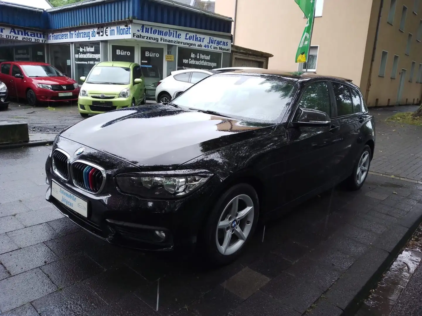 BMW 116 Baureihe 1 Lim. 5-trg. 116i Advantage AB 79 € Mo Schwarz - 2
