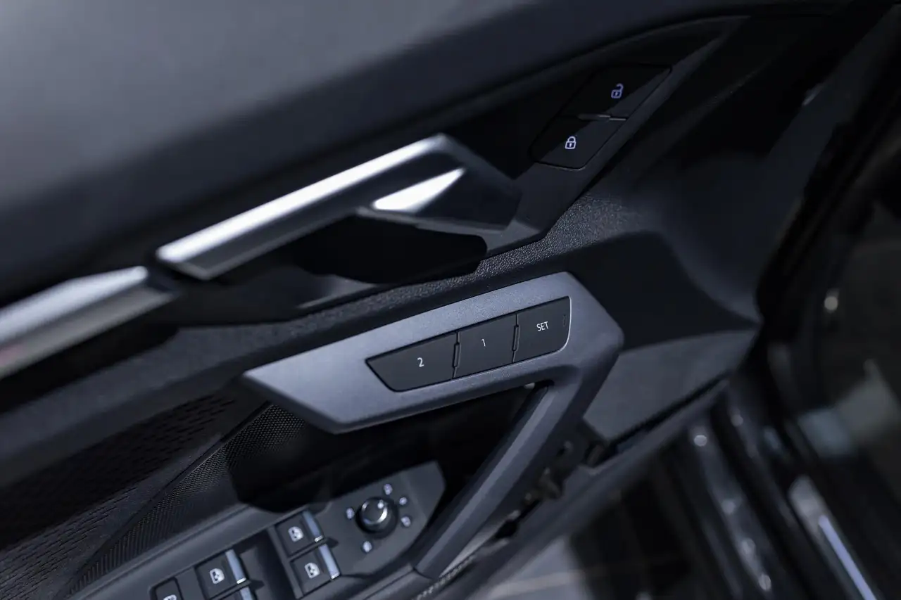 Audi A3 Sportback Competition 45TFSIe 272 PK SONOS MATRI, миниатюра 14