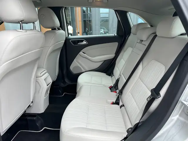Mercedes-Benz B-Class view 11