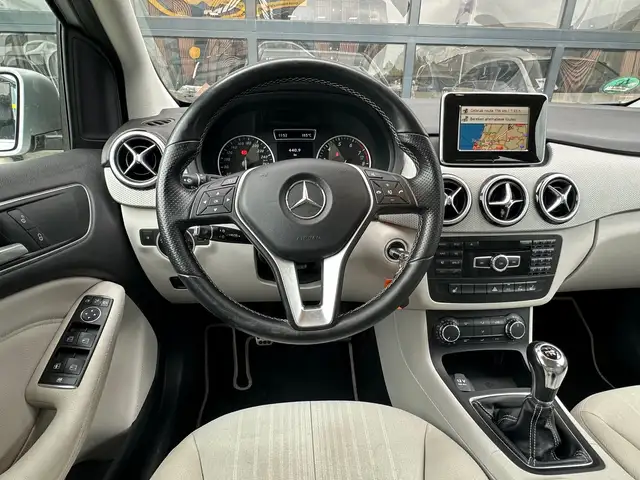 Mercedes-Benz B-Class view 12