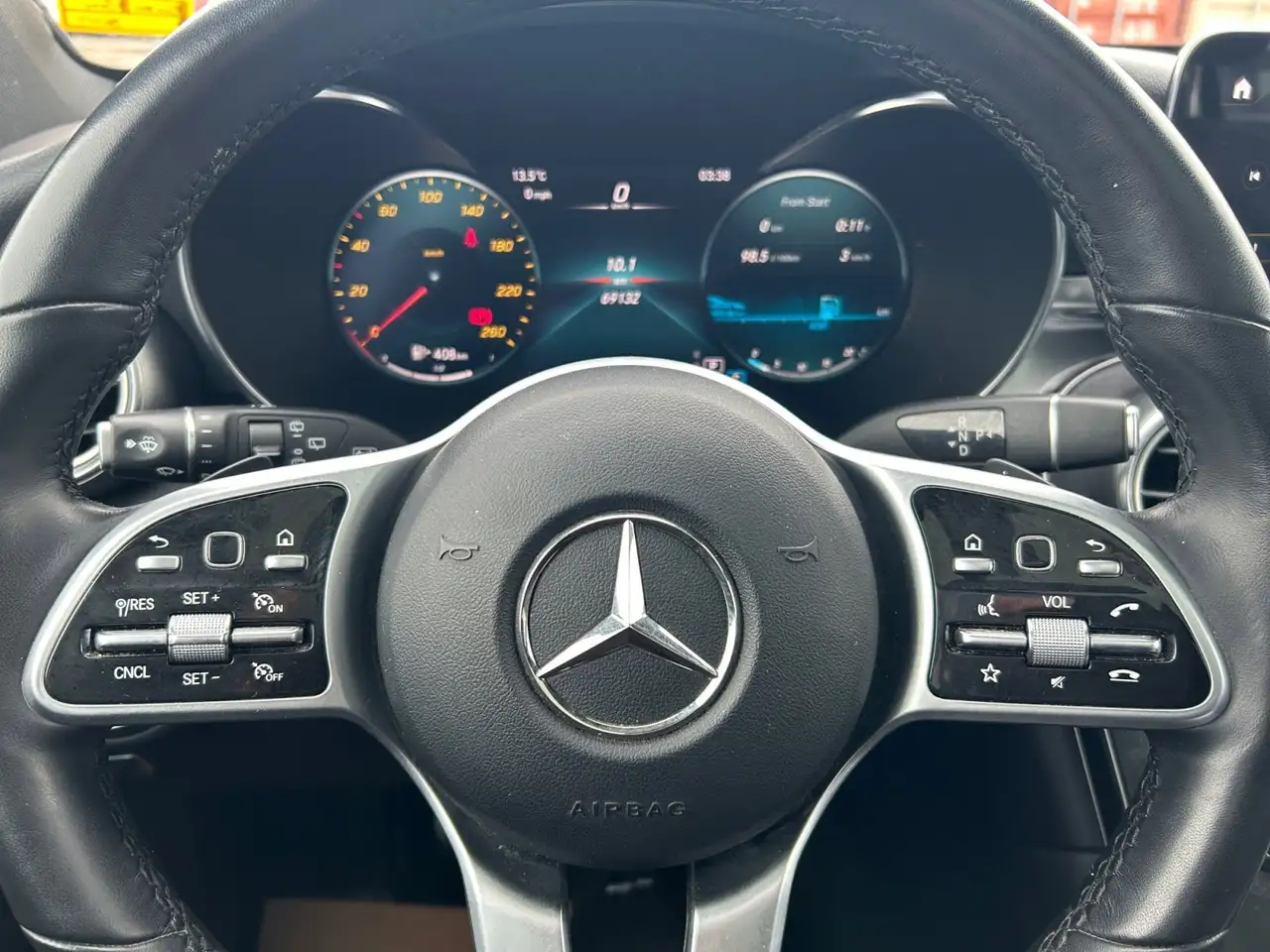 Mercedes-Benz GLC снимка Mercedes-Benz GLC