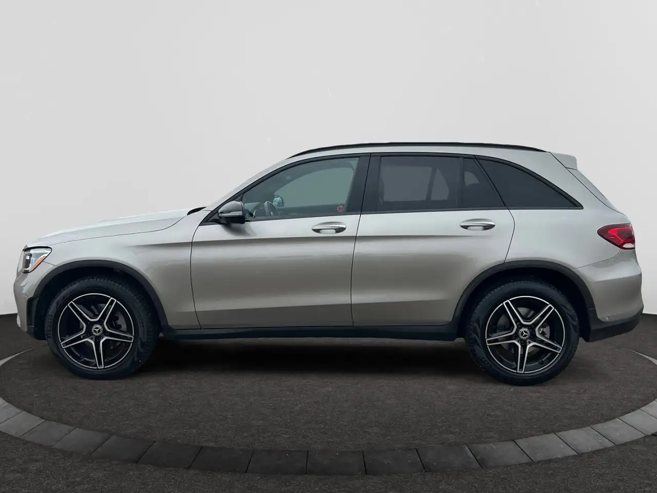 Mercedes-Benz GLC снимка Mercedes-Benz GLC