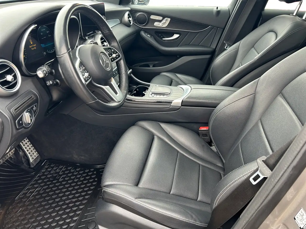 Mercedes-Benz GLC снимка Mercedes-Benz GLC