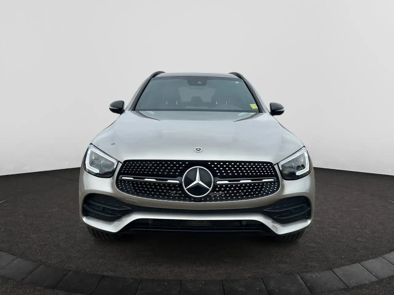Mercedes-Benz GLC снимка Mercedes-Benz GLC