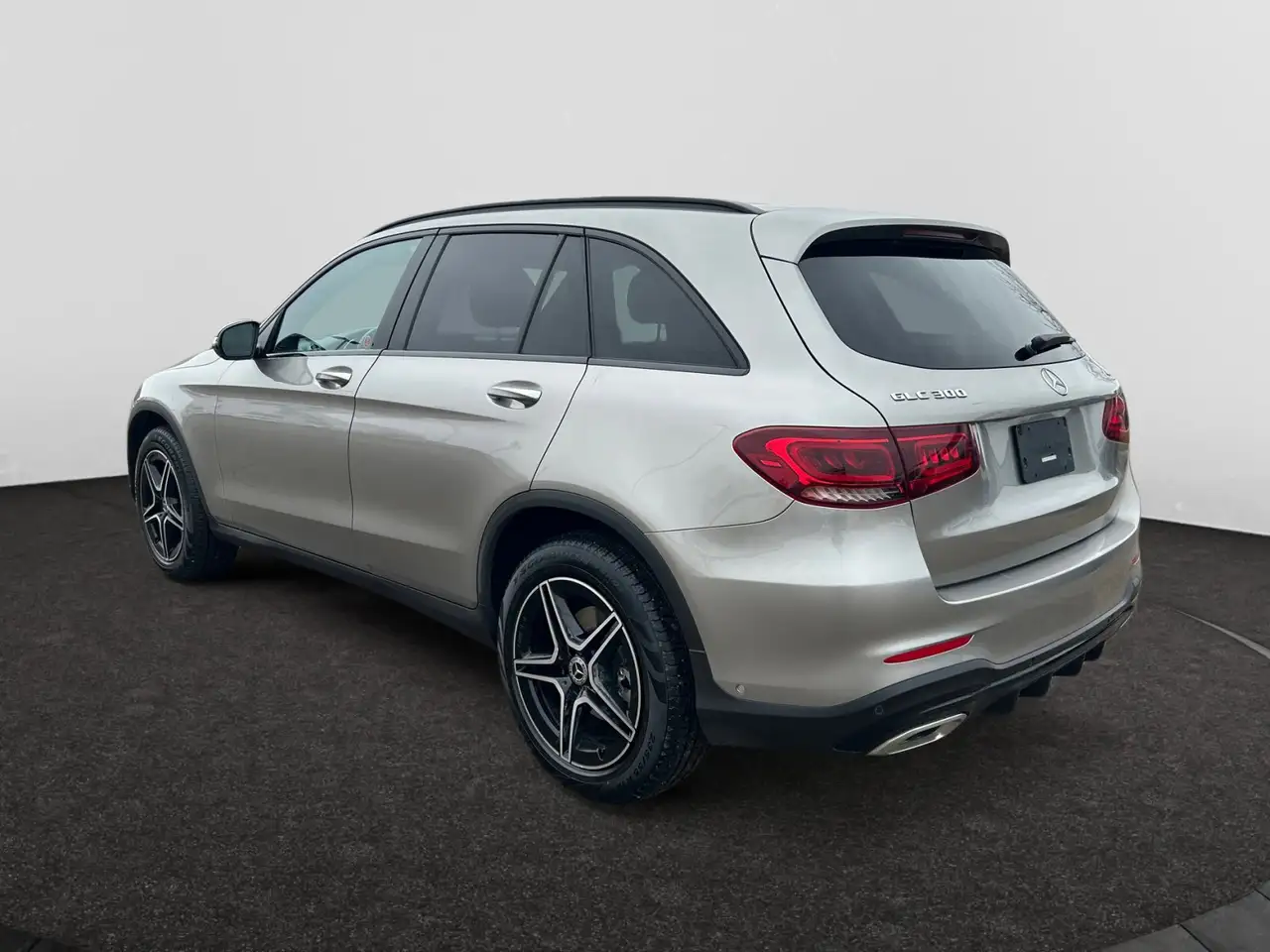 Mercedes-Benz GLC снимка Mercedes-Benz GLC