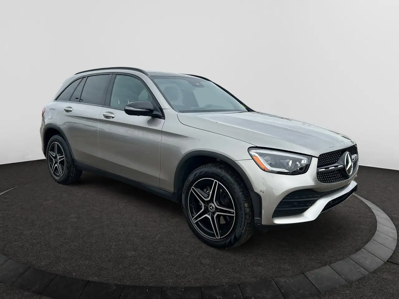 Mercedes-Benz GLC снимка Mercedes-Benz GLC