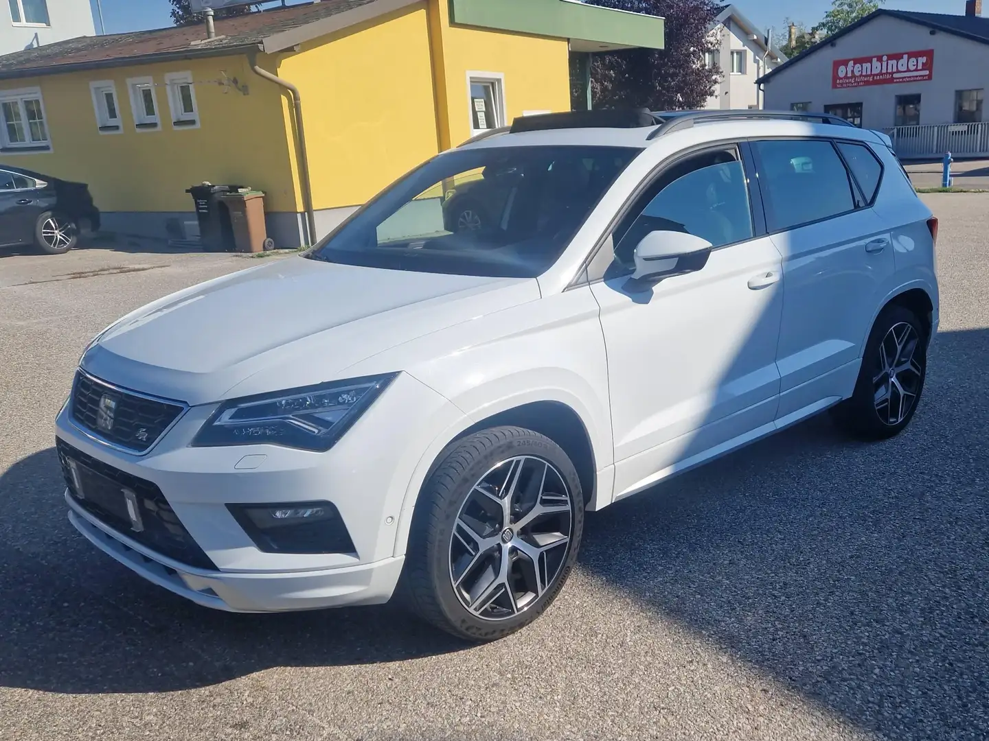 SEAT Ateca Ateca 2.0 TDI 4Drive DSG FR VOLLLEDER ,ACC,PANORAMA Weiß - 1
