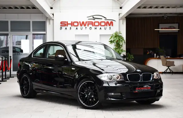 BMW 1 Series view 3