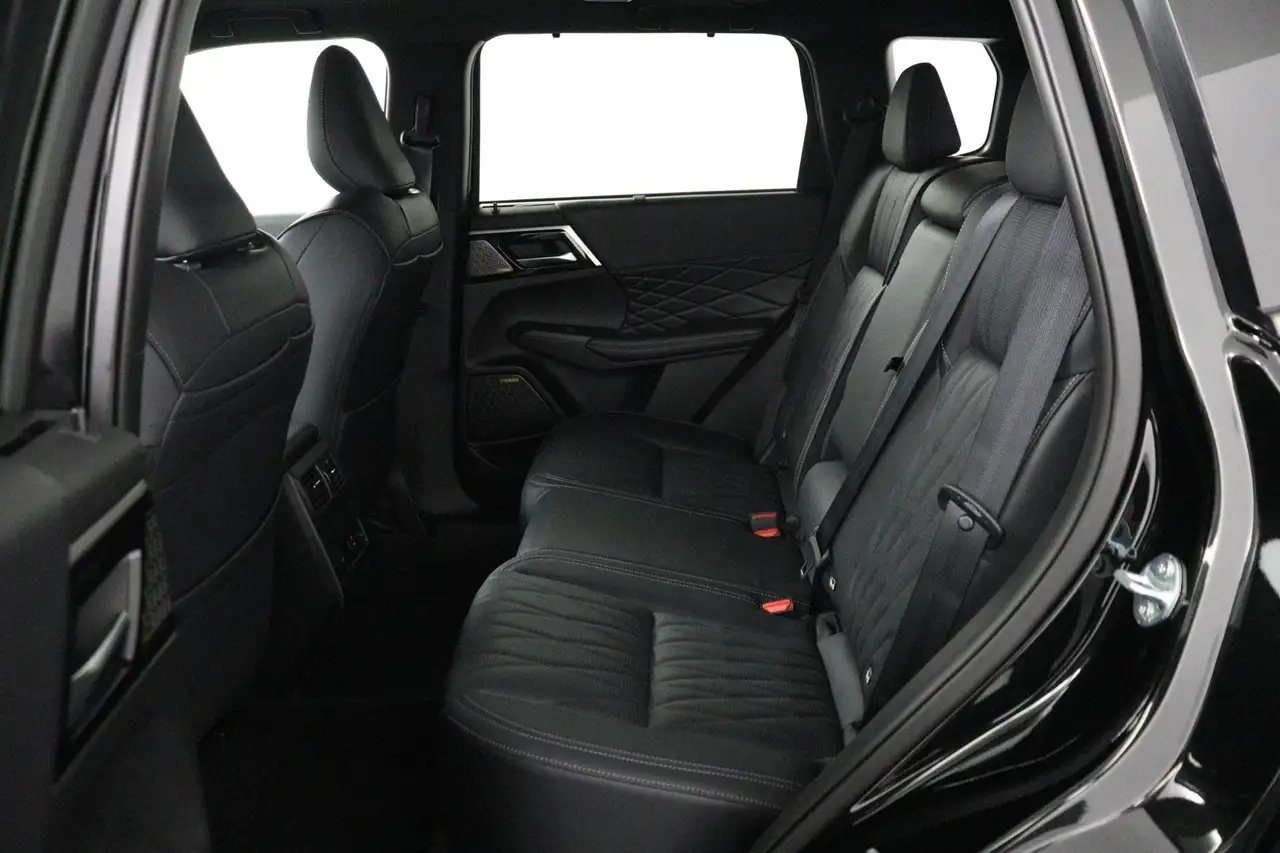 Mitsubishi Outlander 2026 — фото 10