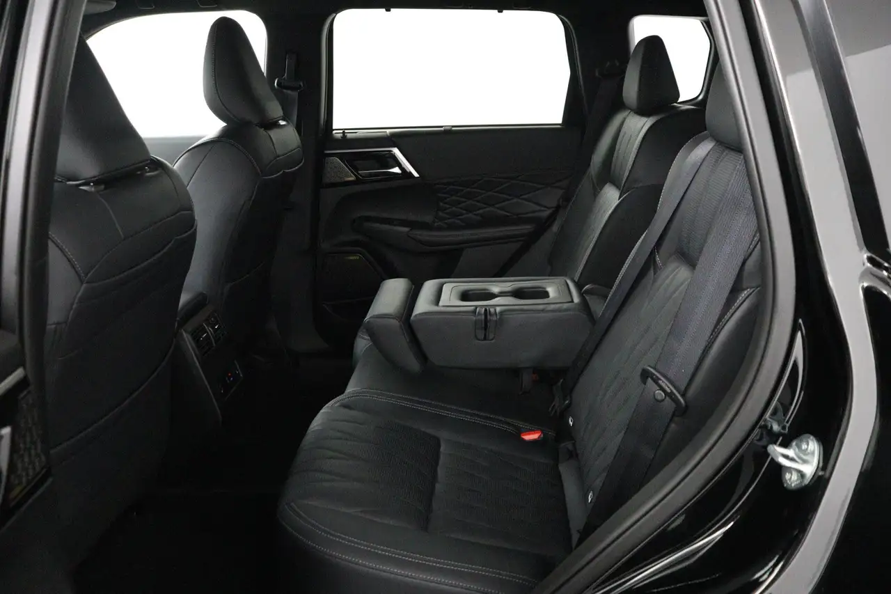 Mitsubishi Outlander 2026 — фото 11