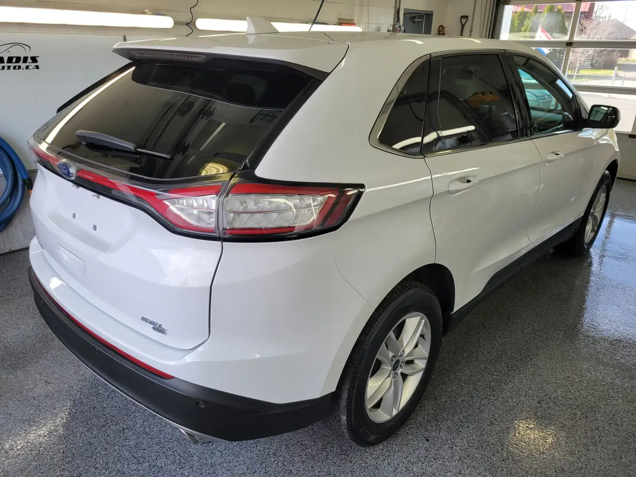 Ford Edge photo Ford Edge