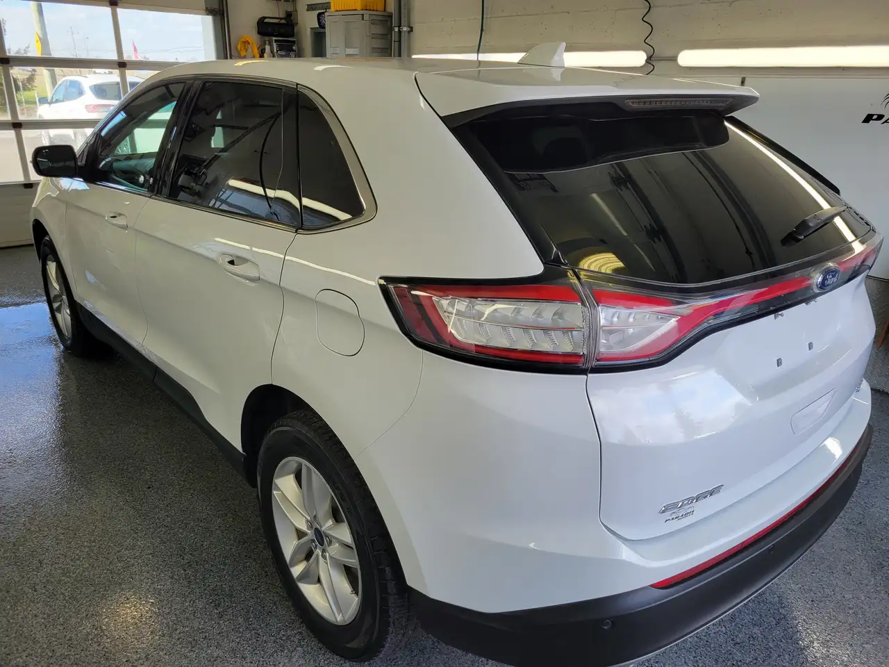 Ford Edge photo Ford Edge