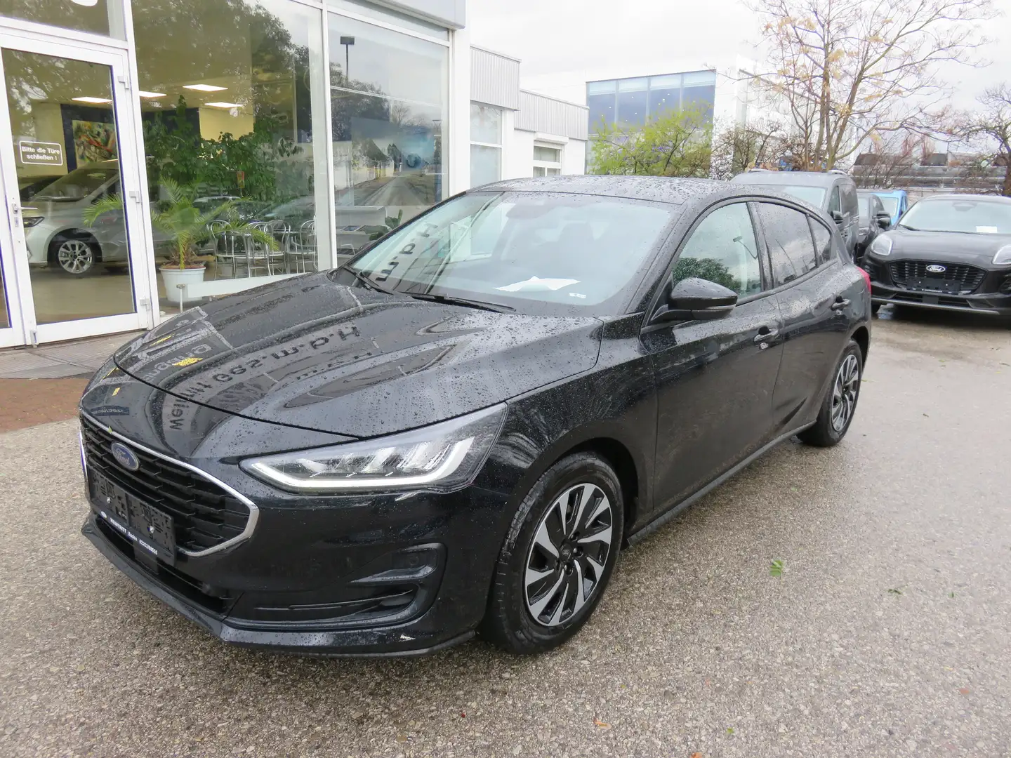 Ford Focus 1,5 EcoBlue Cool & Connect Schwarz - 1