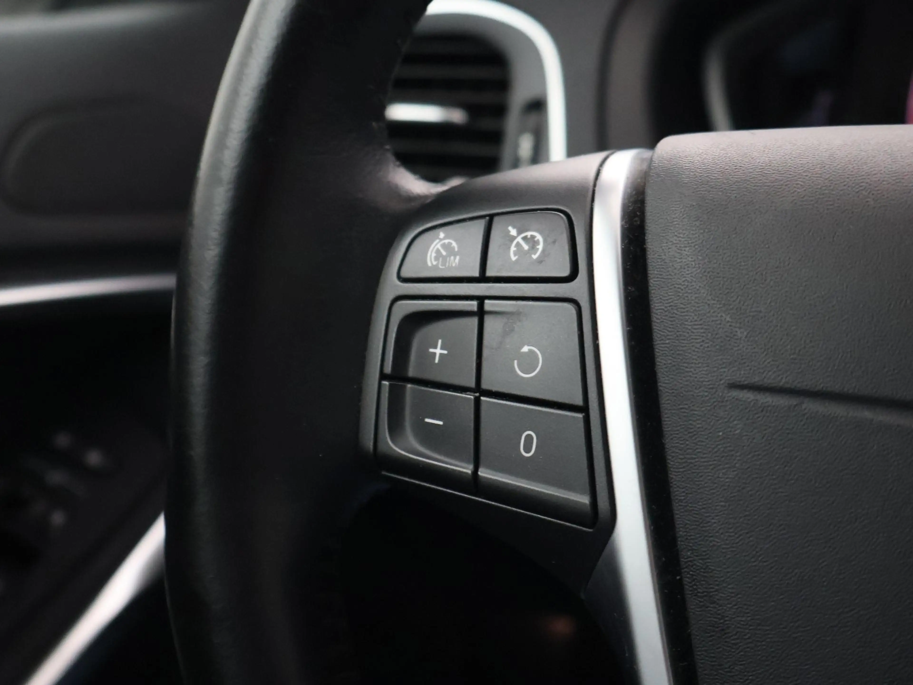 Volvo V40 Cross Country 1.5 T3 NORDIC+ 152 PK AUT. *DEALER ONDERHOUDEN* + — photo 25