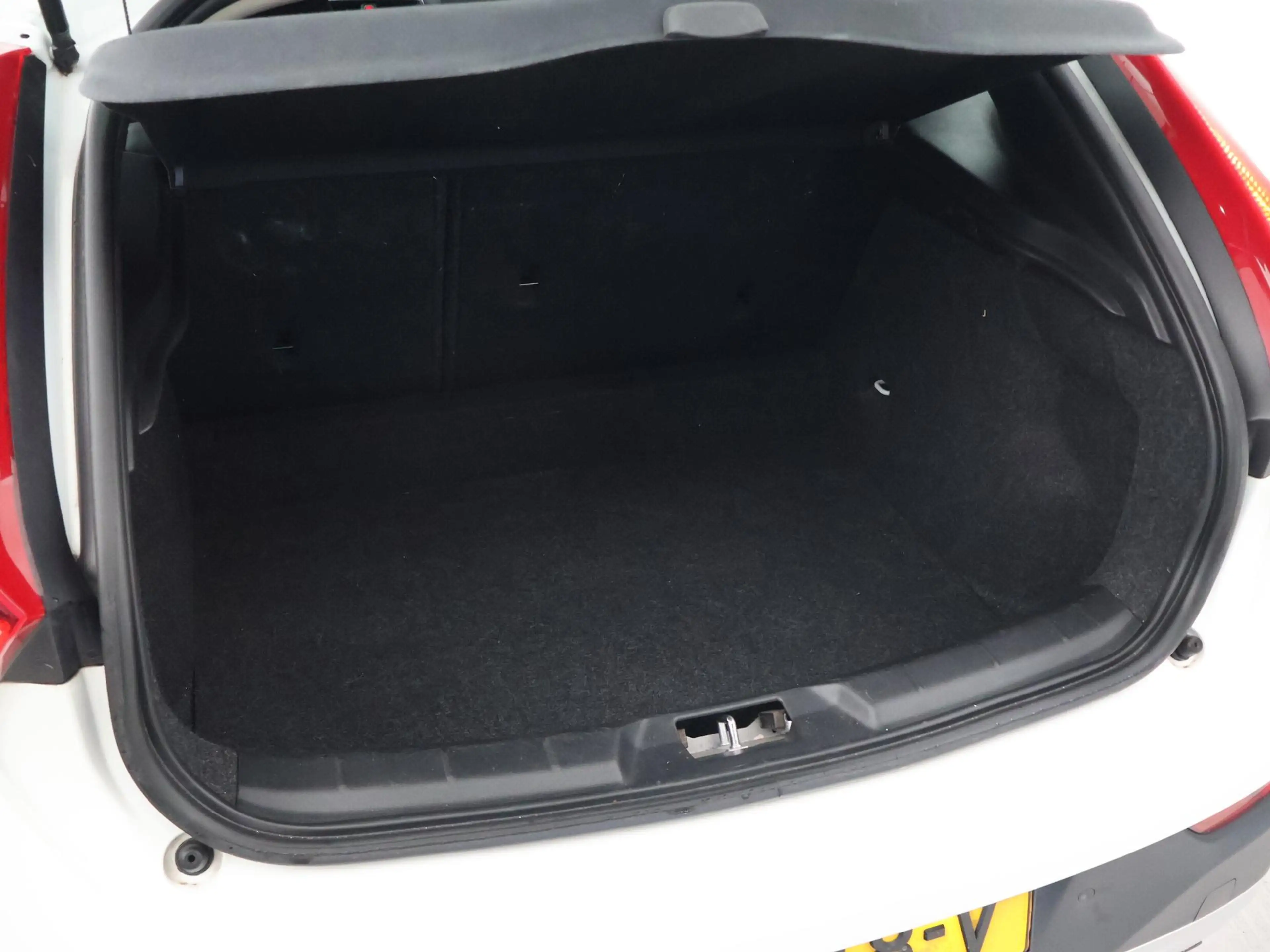 Volvo V40 Cross Country 1.5 T3 NORDIC+ 152 PK AUT. *DEALER ONDERHOUDEN* + — photo 13