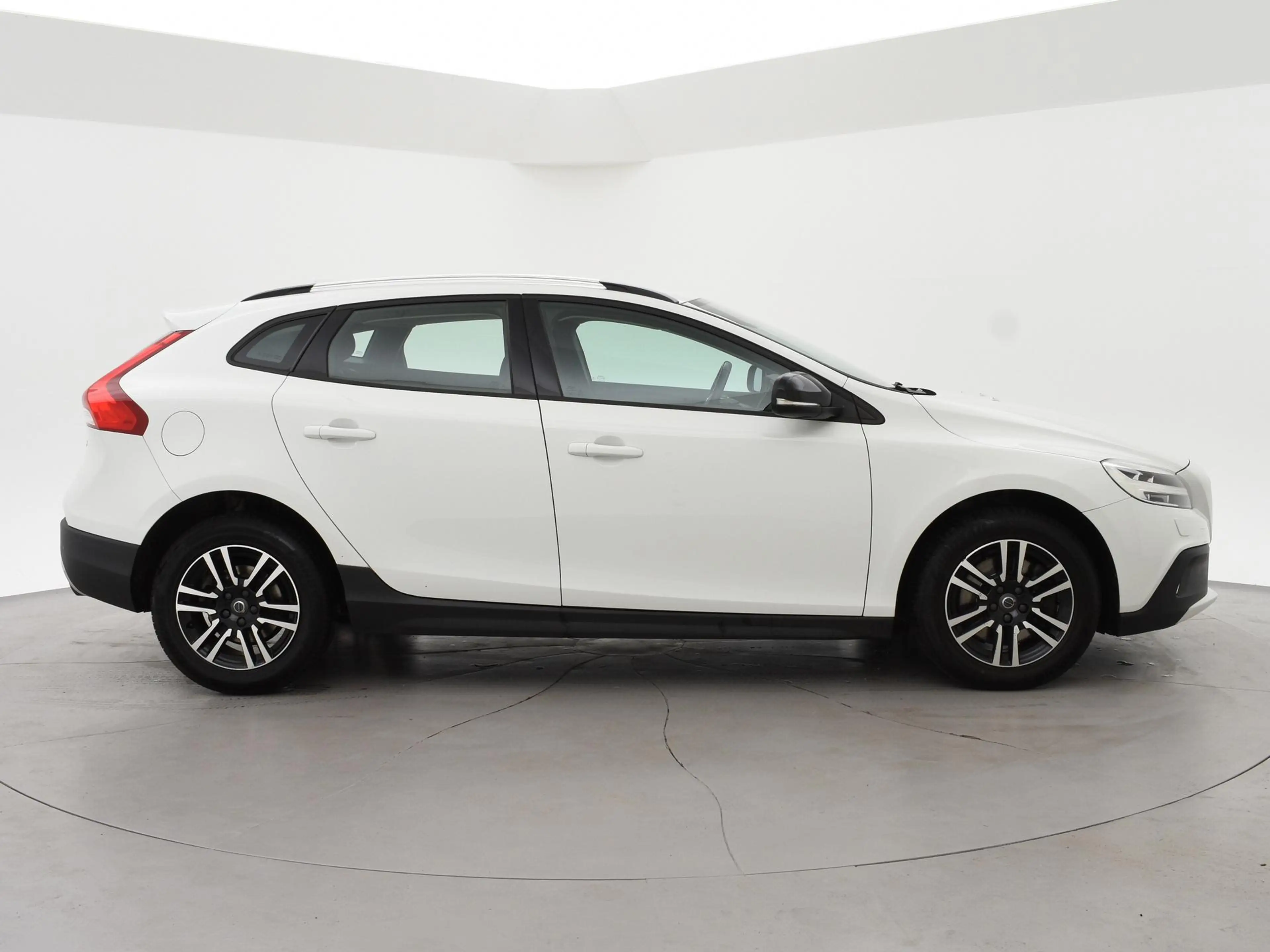 Volvo V40 Cross Country 1.5 T3 NORDIC+ 152 PK AUT. *DEALER ONDERHOUDEN* + — photo 11
