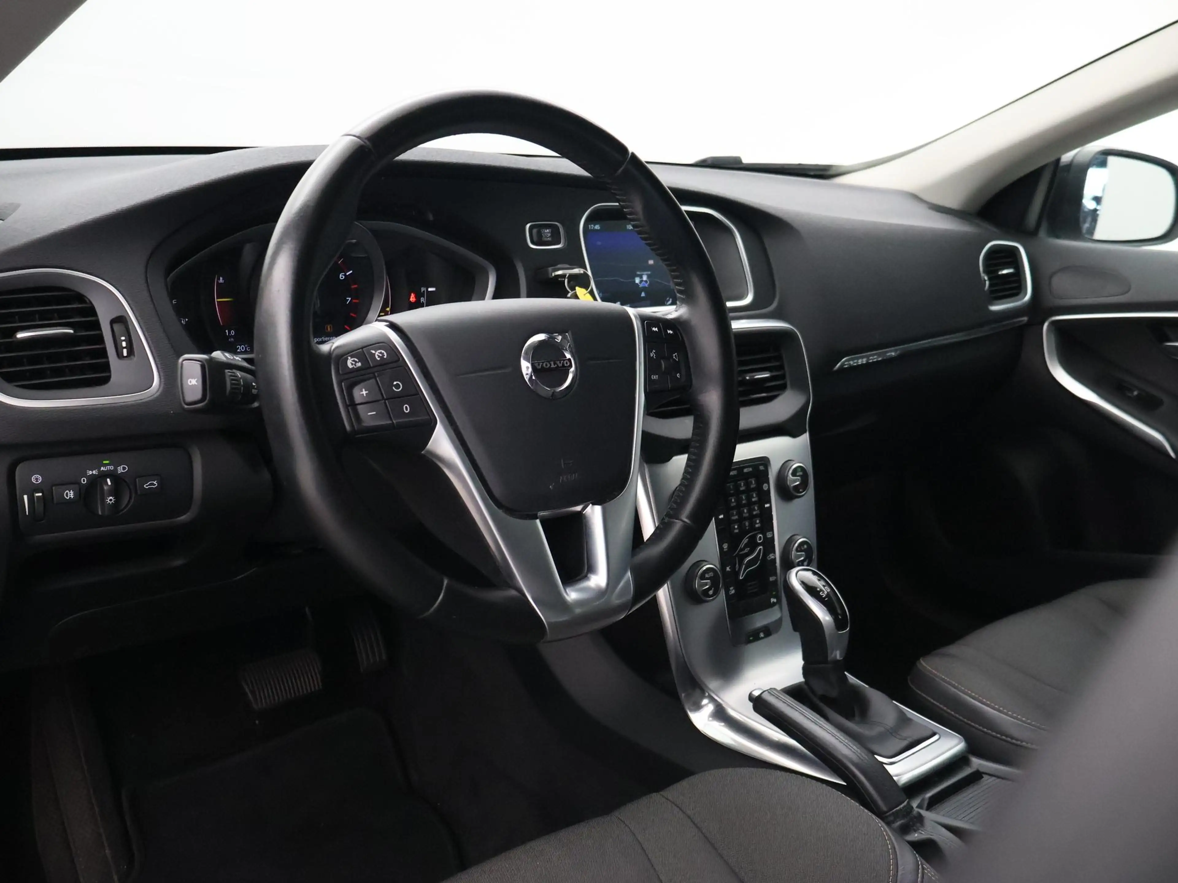 Volvo V40 Cross Country 1.5 T3 NORDIC+ 152 PK AUT. *DEALER ONDERHOUDEN* + — photo 22